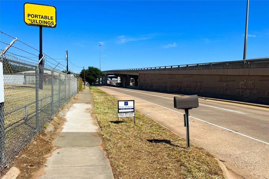 231 Central Freeway E, Wichita Falls