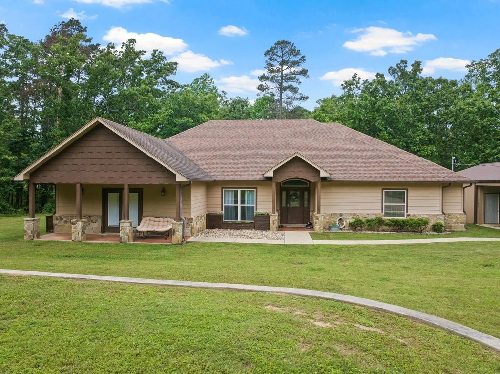 10 County Road 1513, Avinger