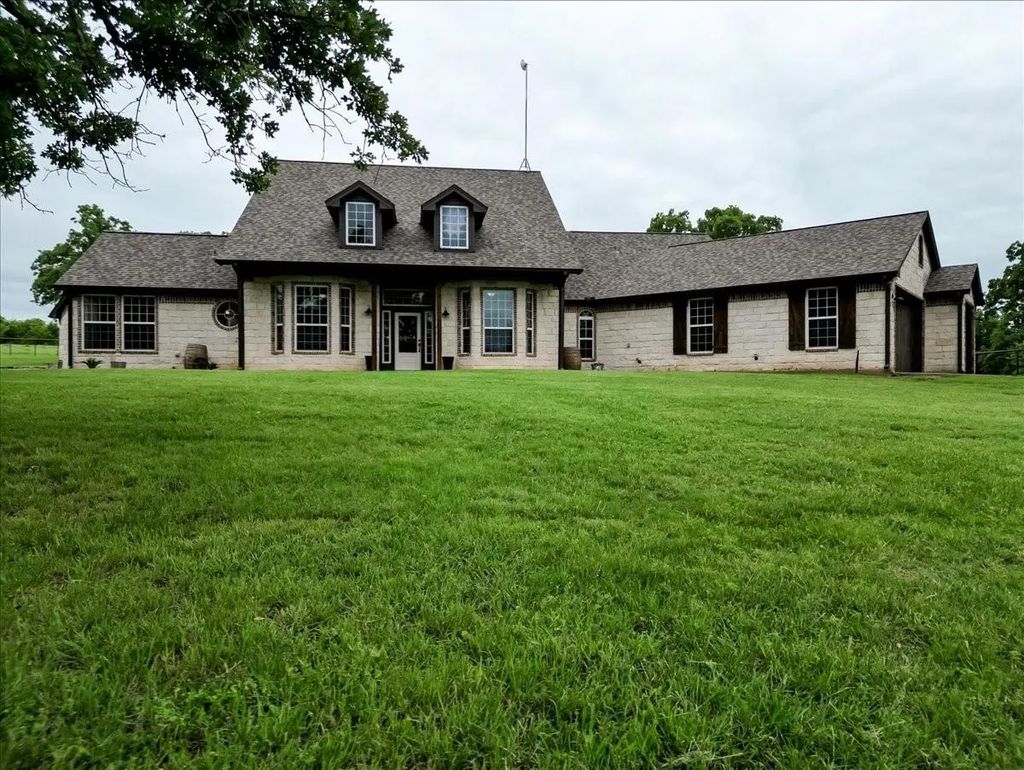 318 E Lone Star Road, Poolville