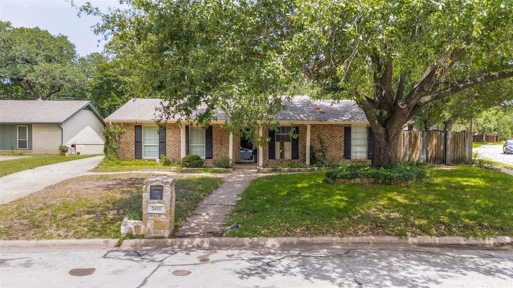 3401 Hampshire Drive, Arlington
