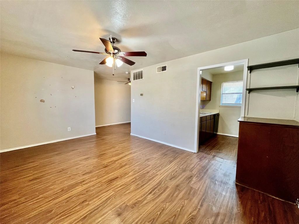 2526 W Prairie Street 204, Denton
