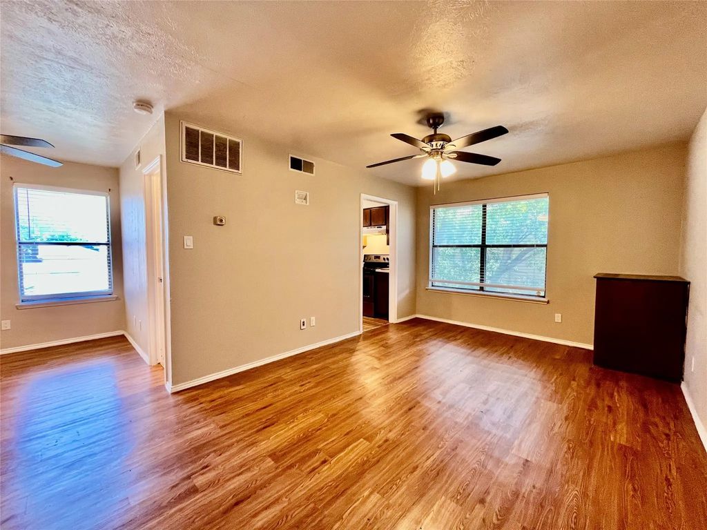 2526 W Prairie Street 205, Denton