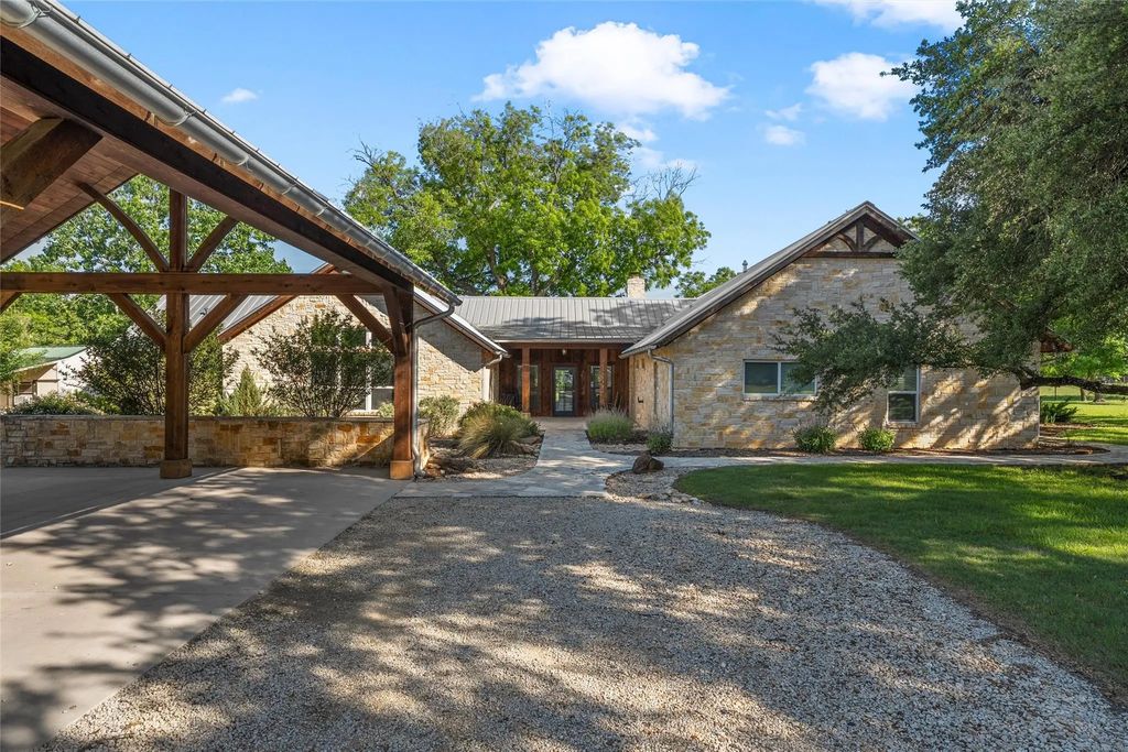 423 Rogers Hill Spur, Waco
