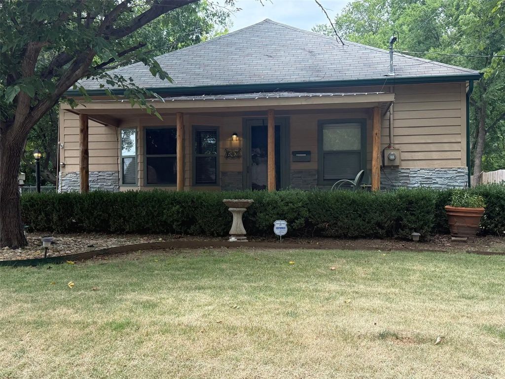 643 E South Street, Whitesboro