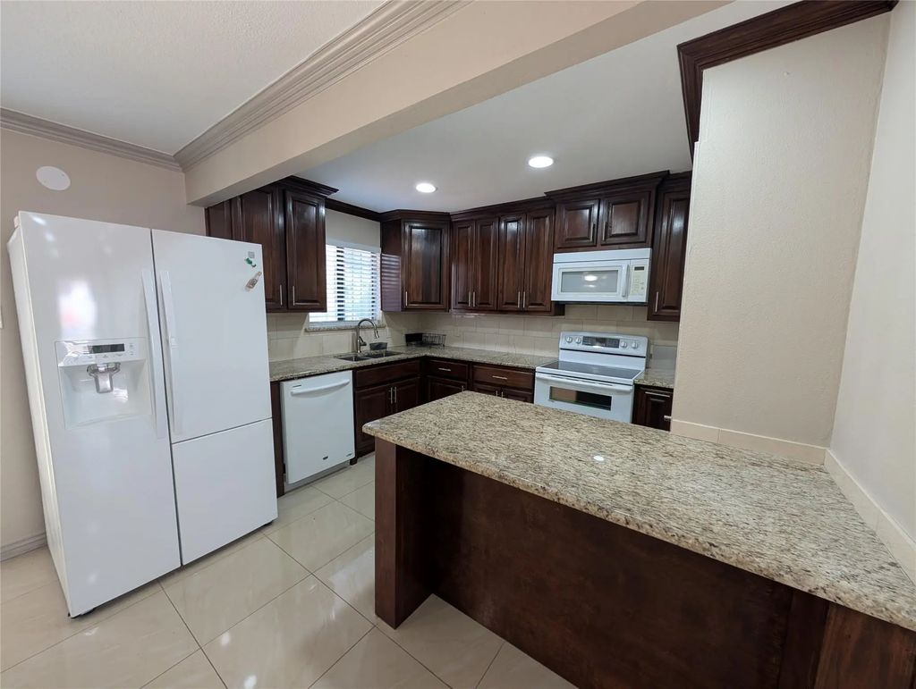 6646 E Lovers Lane 1105, Dallas