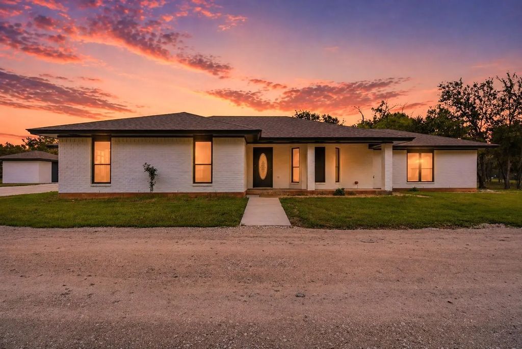 1070 Diamond Oaks Road, Stephenville