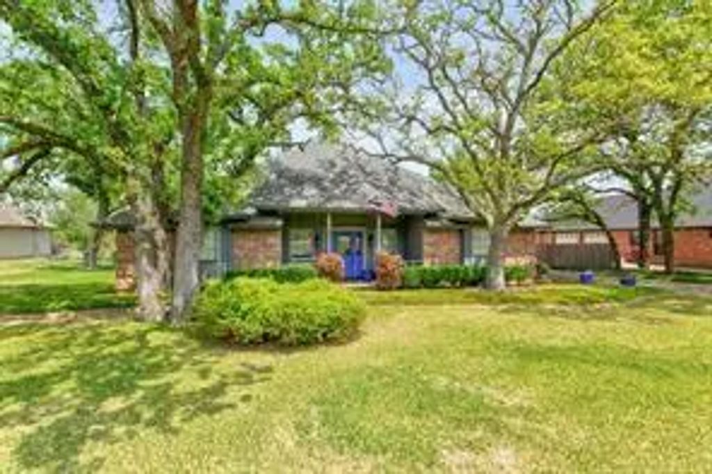 2613 S Chase Court, Burleson