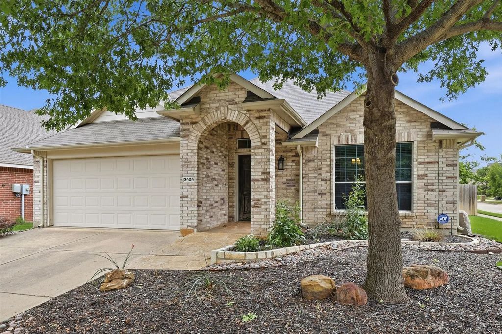 3909 Cliffside Drive, Denton