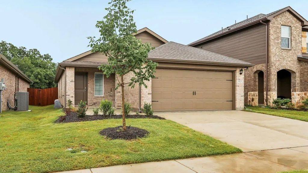 913 Jefferson Way, Sherman
