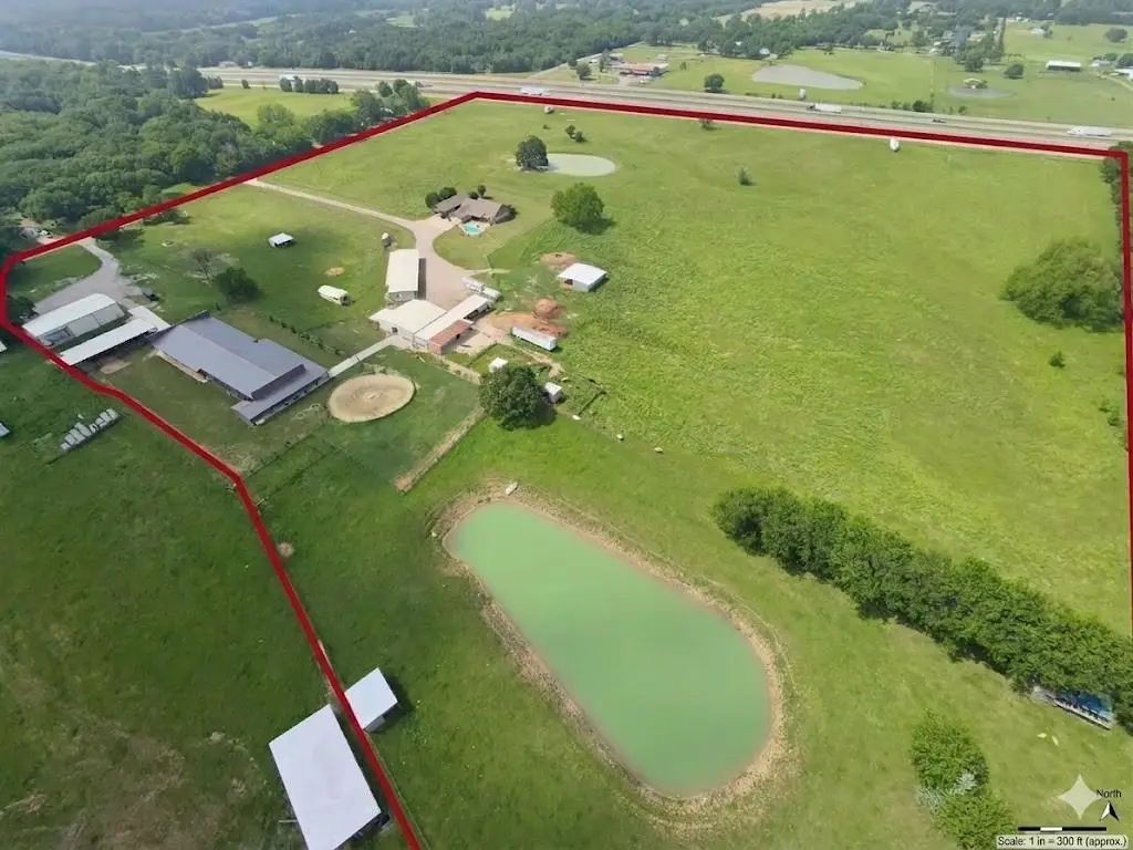 163 County Road 3106, Campbell