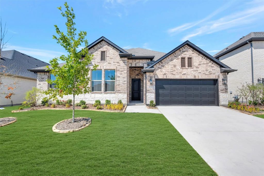 1209 Honey Falls Lane, Lavon