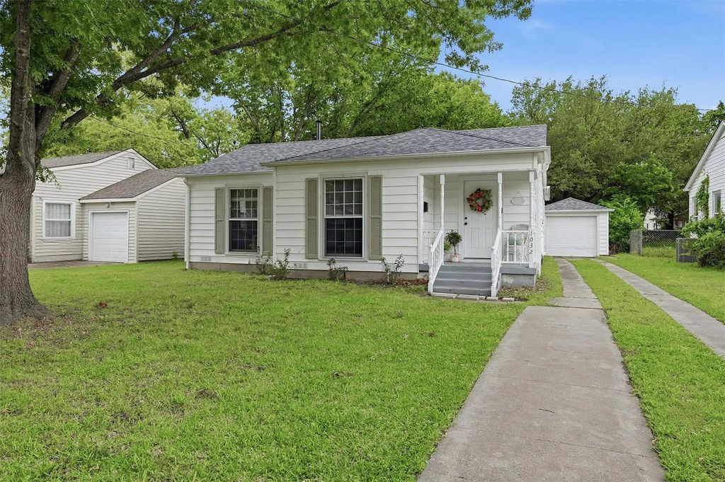 1032 N Lockhart Street, Sherman
