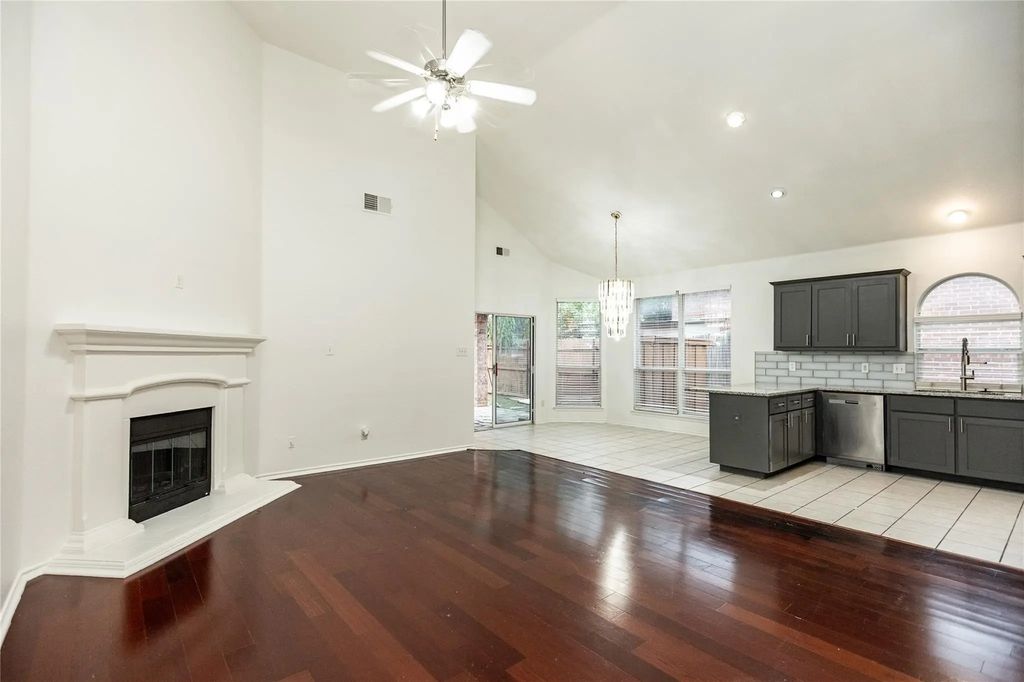 9901 Bend Court, Fort Worth