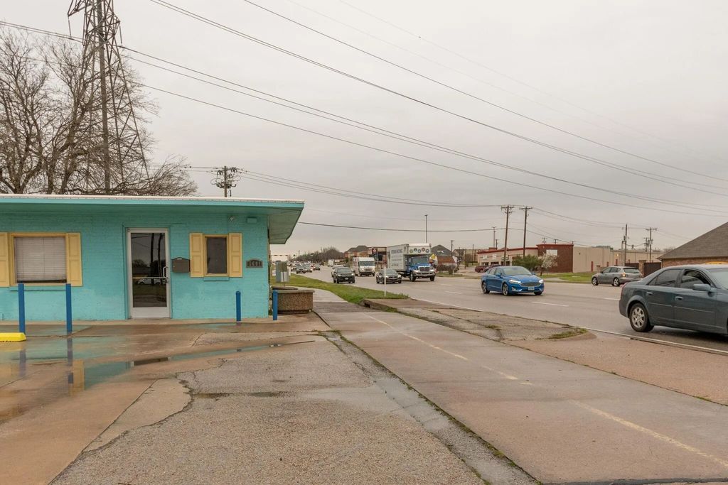 5601 Davis Boulevard, North Richland Hills