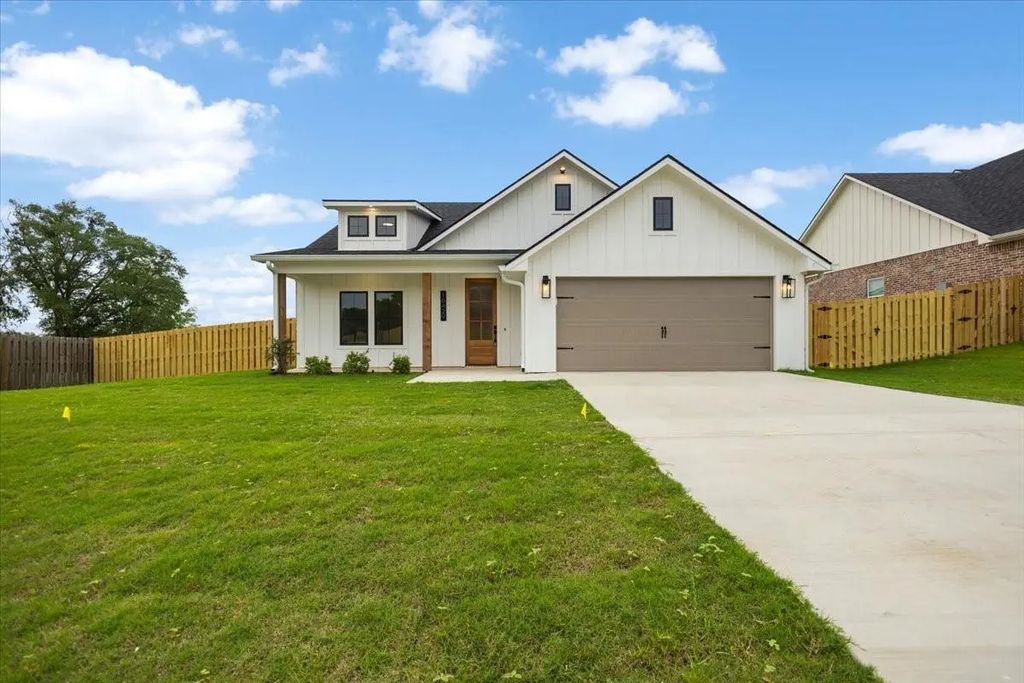 16429 Clearview Drive, Lindale