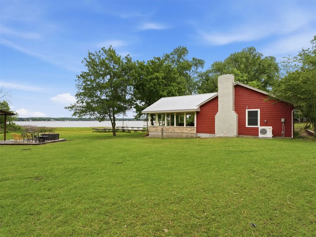 542 W Lake Drive, Weatherford