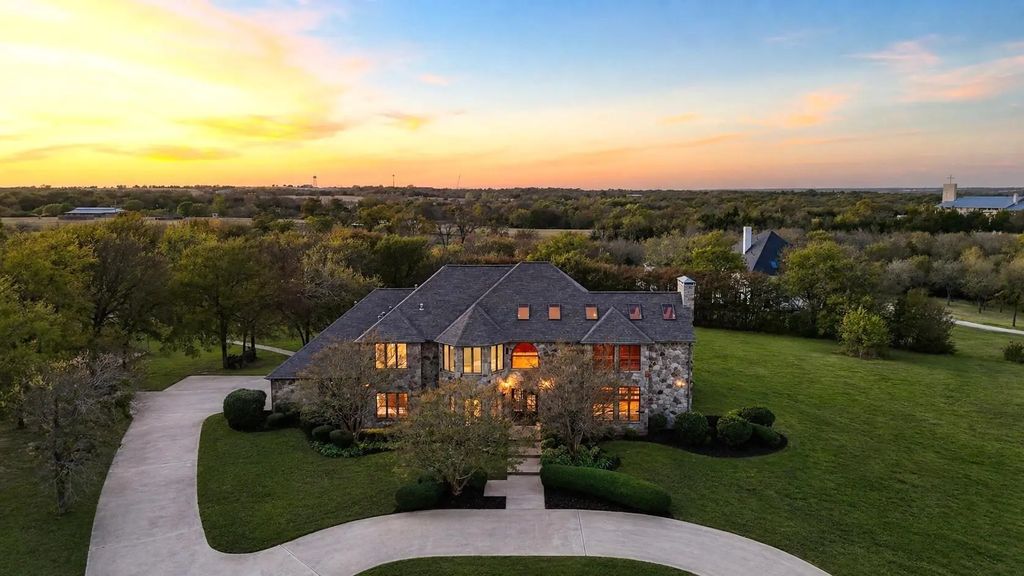 362 Woodland Hills Drive, Sherman
