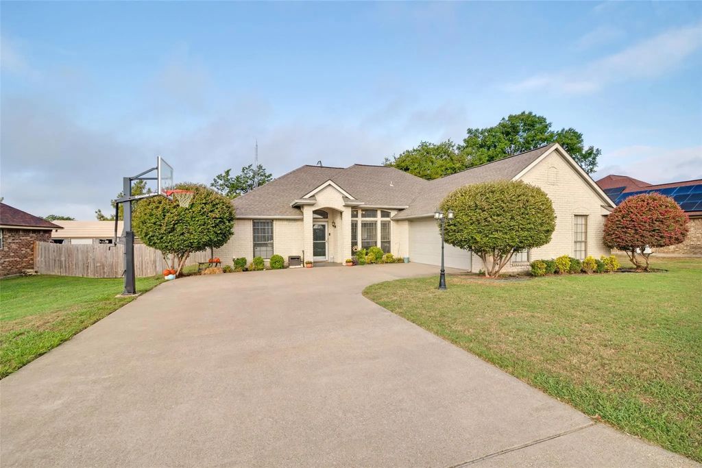 1425 Nottingham Drive, Kaufman