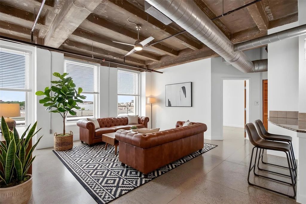 221 W Lancaster Avenue 3011, Fort Worth