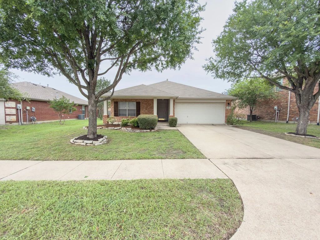 102 Galloping Trail, Forney