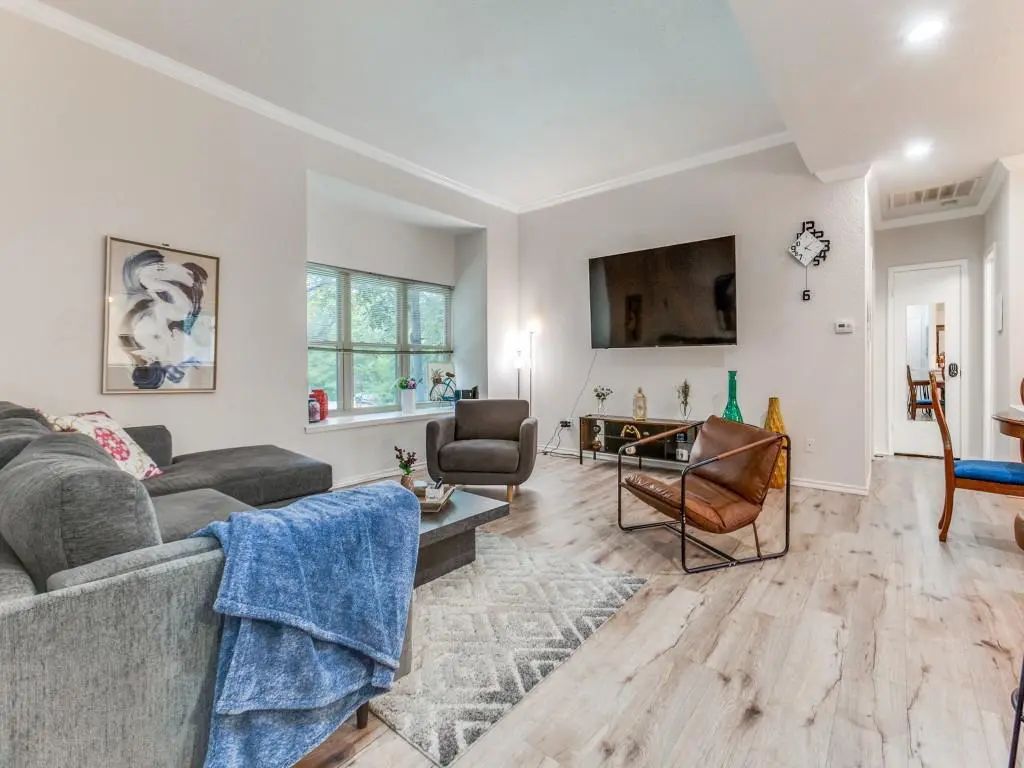 10436 High Hollows Drive 243, Dallas