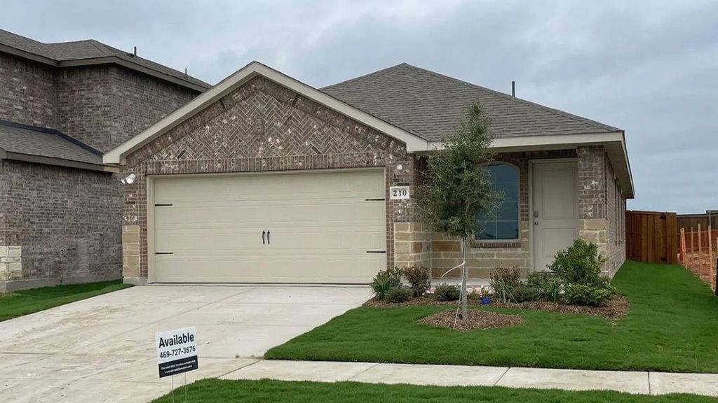 210 Pheasant Run Road, Terrell