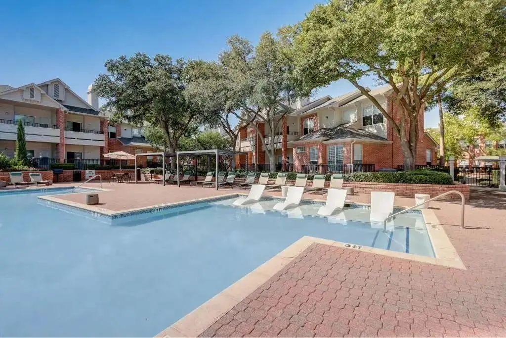 17250 Knoll Trail Drive 403, Dallas