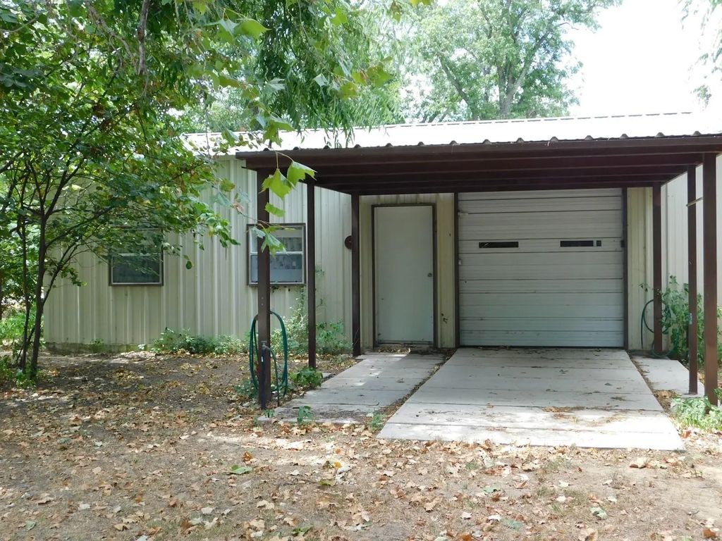 116 S Brewster Street, Rising Star