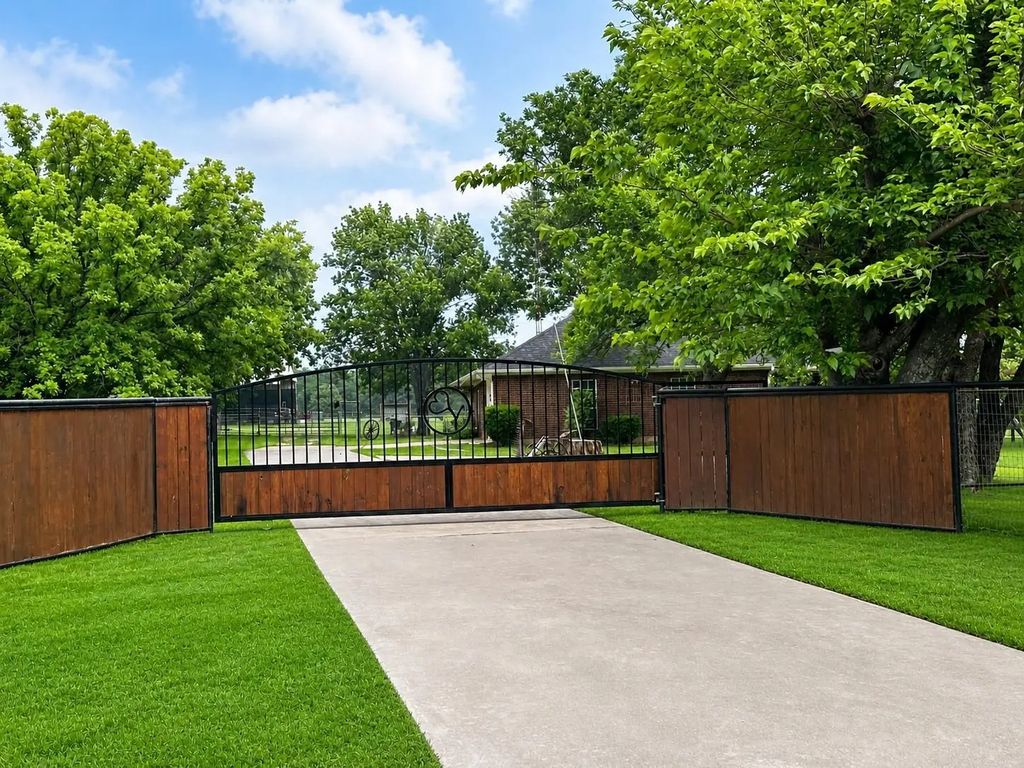 219 Friends Road, Denison