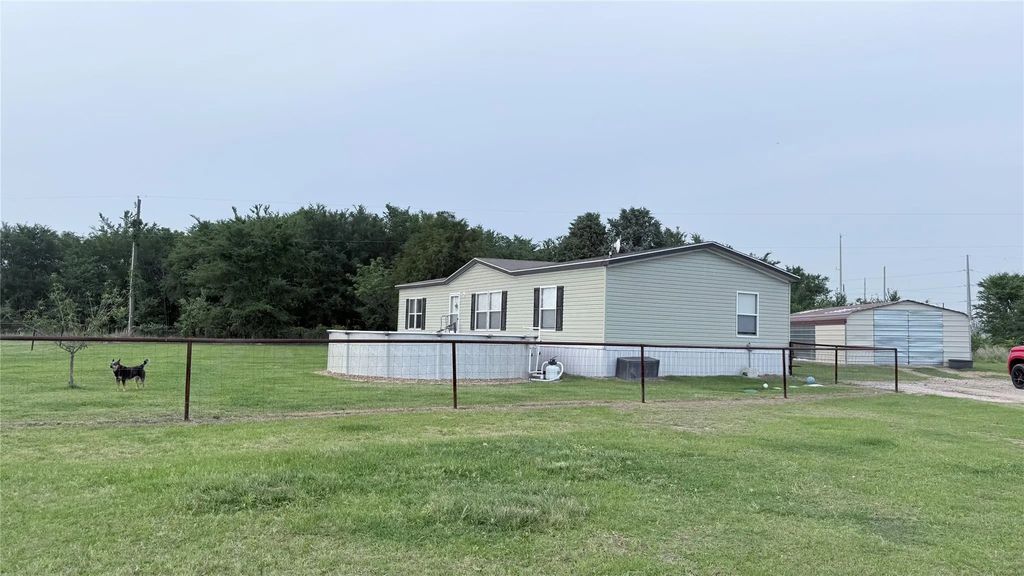 190 Railroad Drive, Mabank