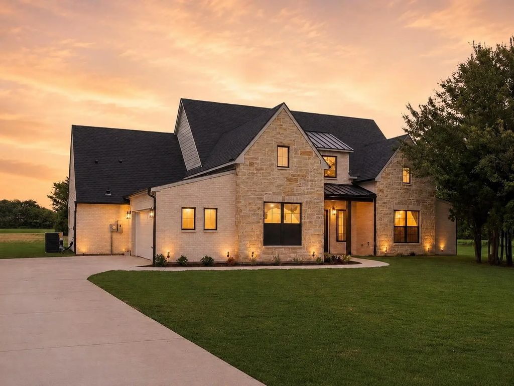 209 Waverunner Court, Corsicana