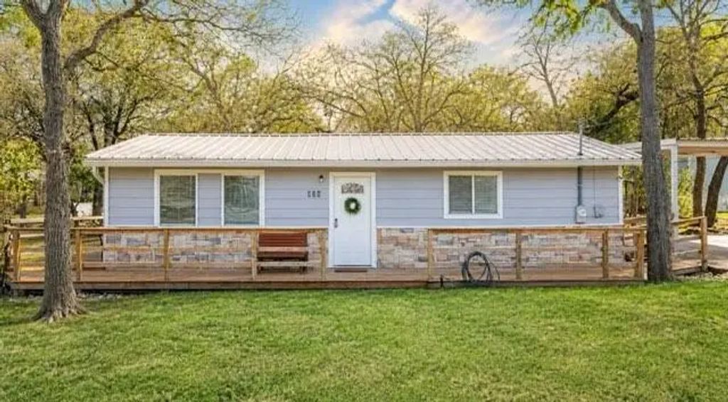 254 County Road 1745, Clifton