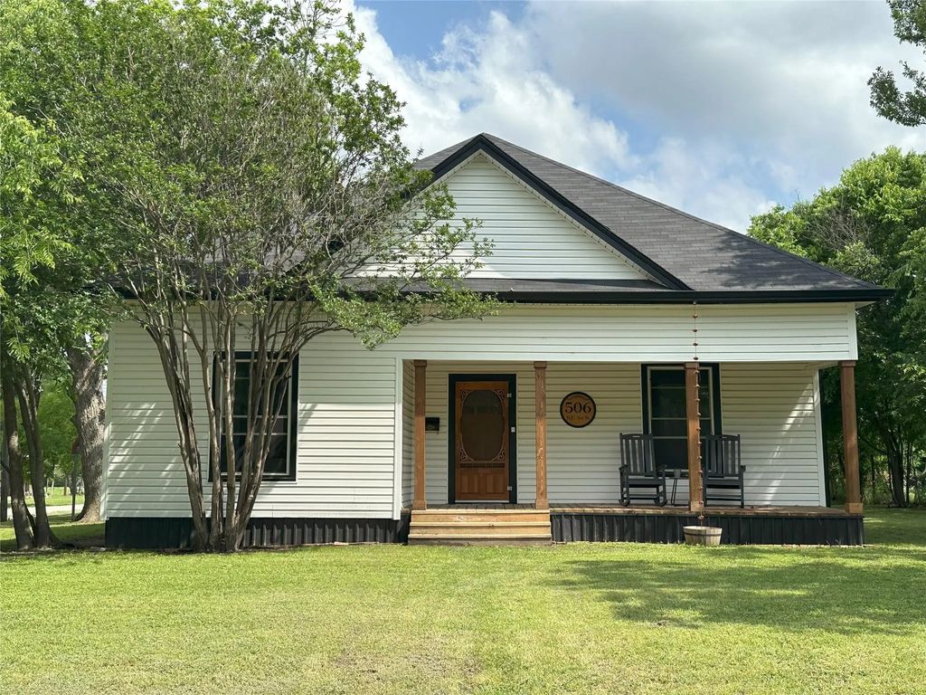 506 Ne 3rd Street, Hubbard
