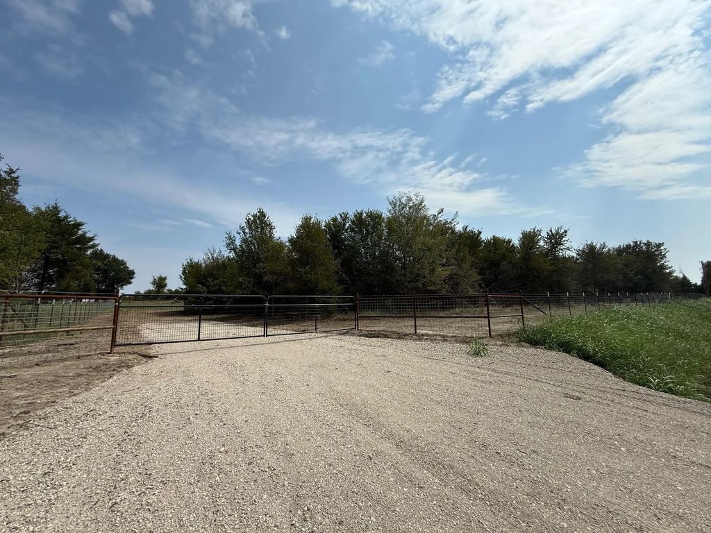 1039 County Road 4109, Greenville