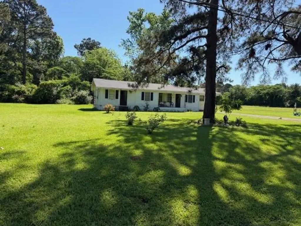 2077 Burson Road, Heflin