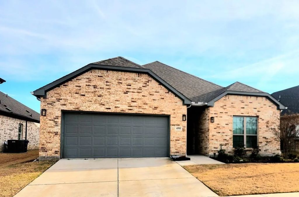 490 Oak Creek Drive, Lavon