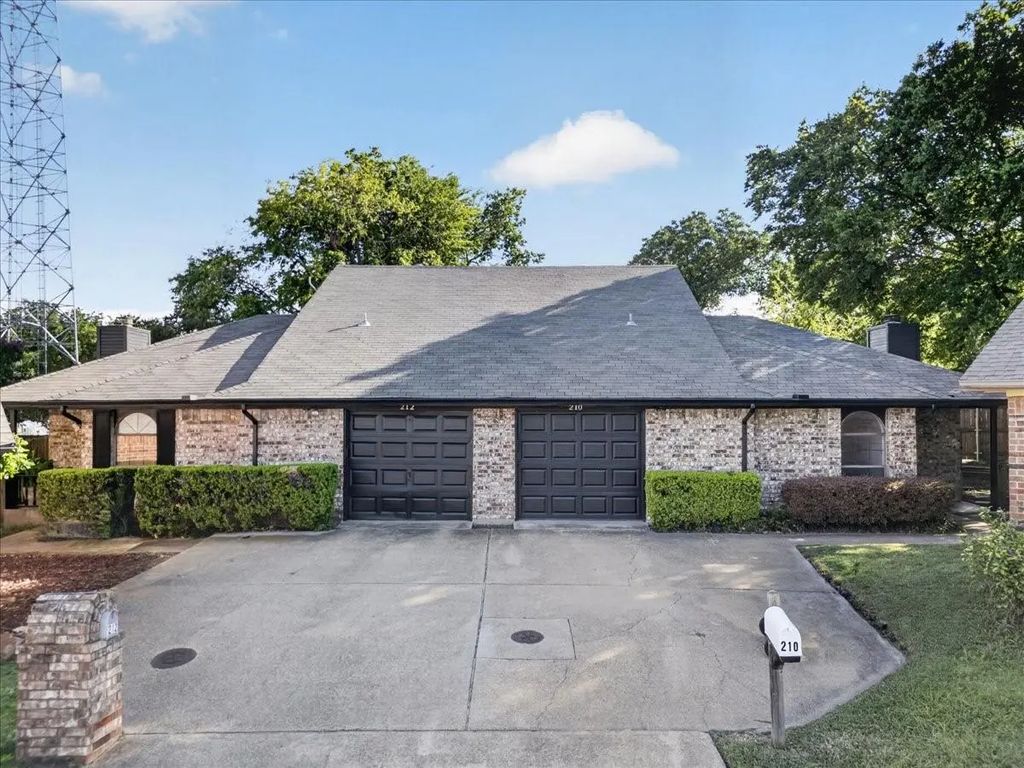 210 & 212 Saint Marys Place, Rockwall