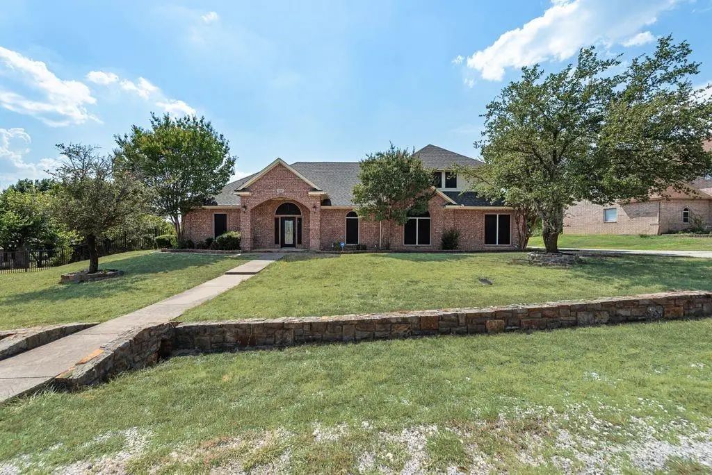 10017 Seville Drive, Fort Worth