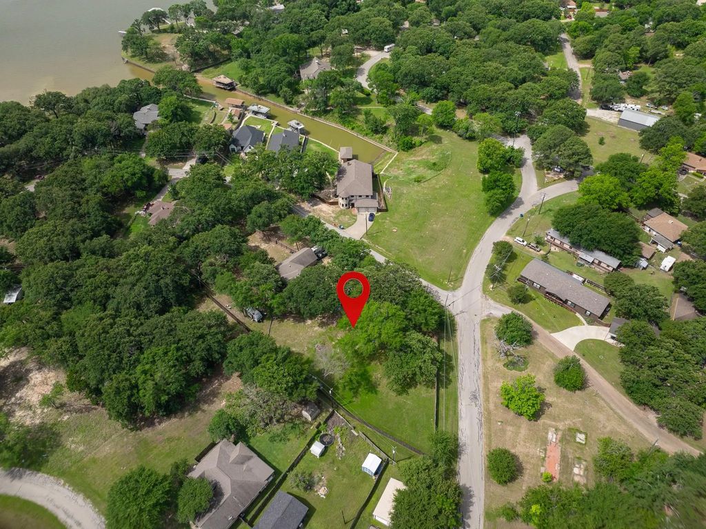 104 Autumn Wood Trail, Gun Barrel City