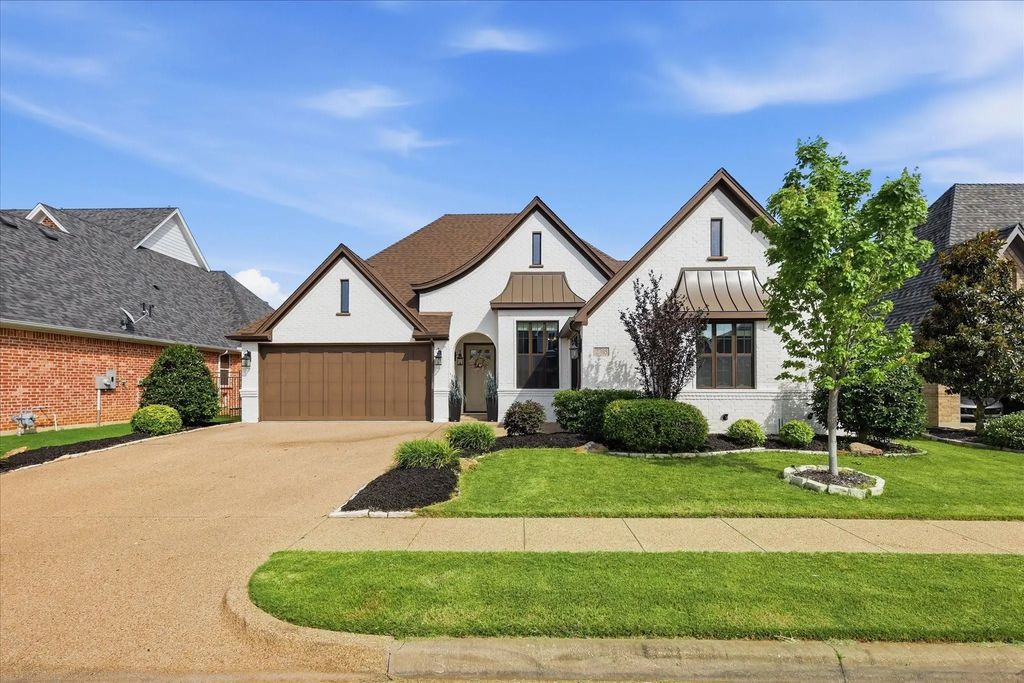 2705 River Path Court, Burleson