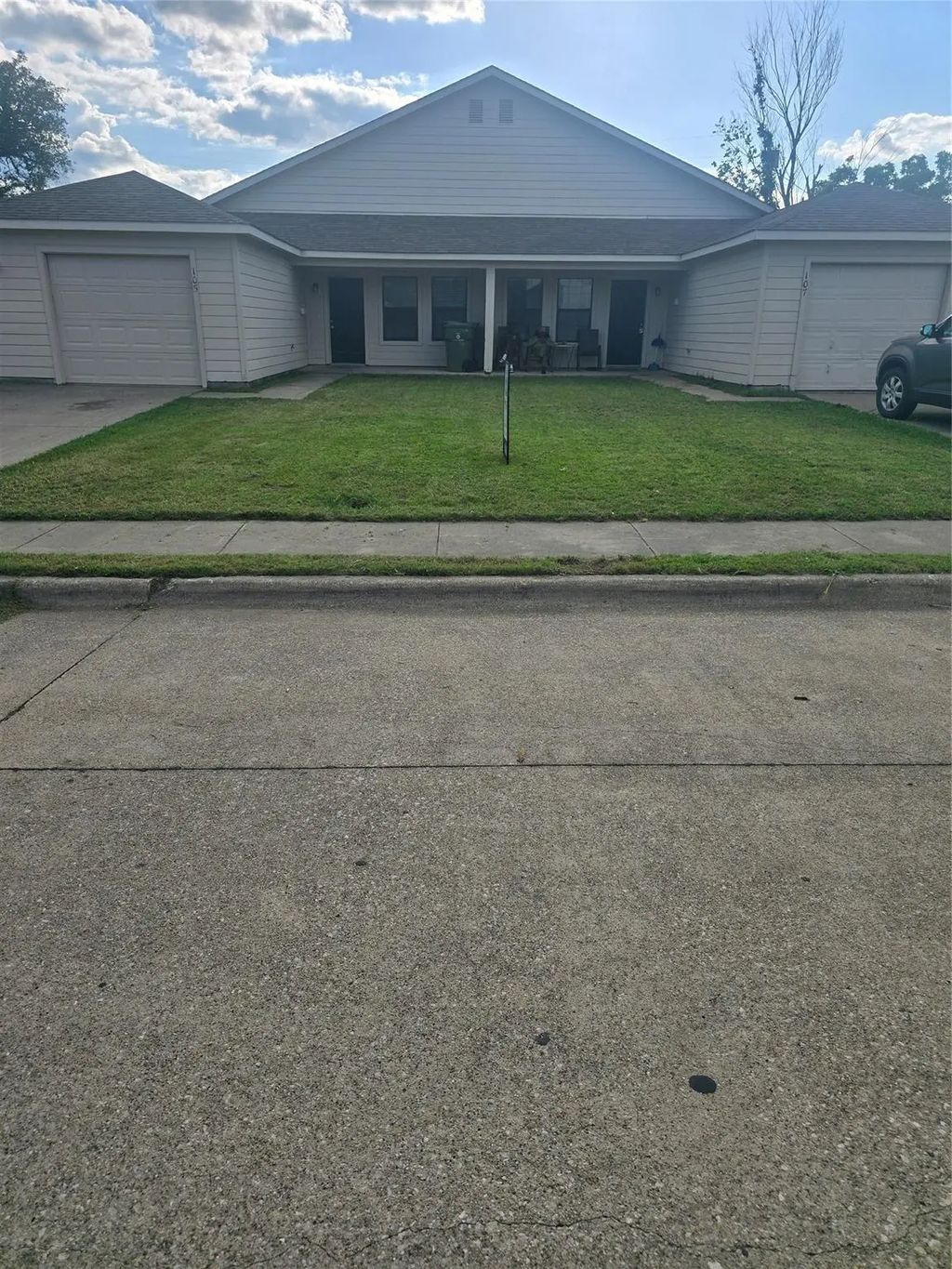 105 Garfield Street, Garland
