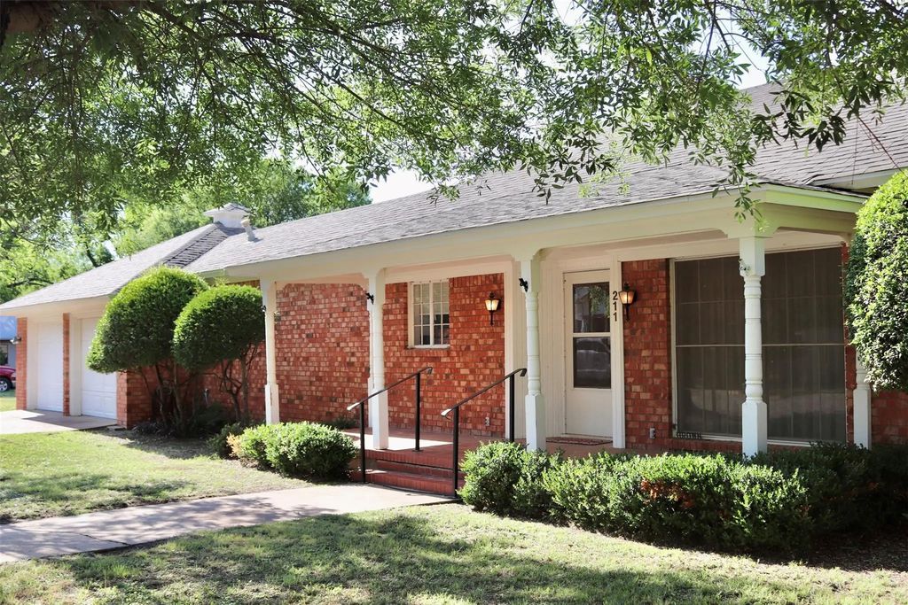 211 Spill Street, Winters