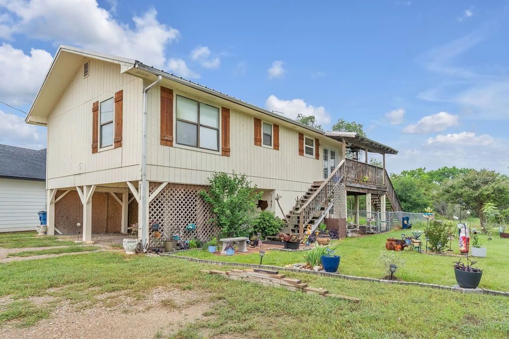2318 Neches Street, Granbury