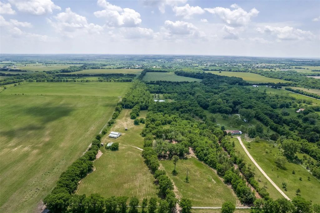 586 Pleasant Home Road, Sherman