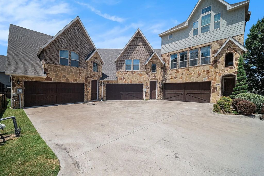 7104 Rose Quartz Court, Fort Worth