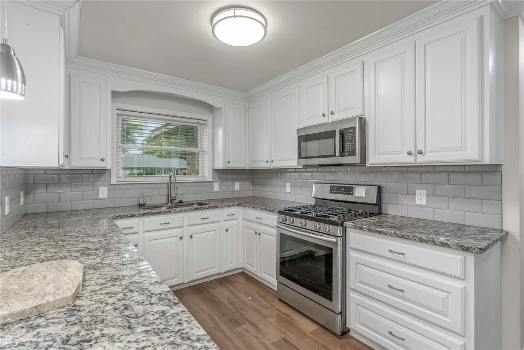 28 Sunnybrook Lane, Haughton