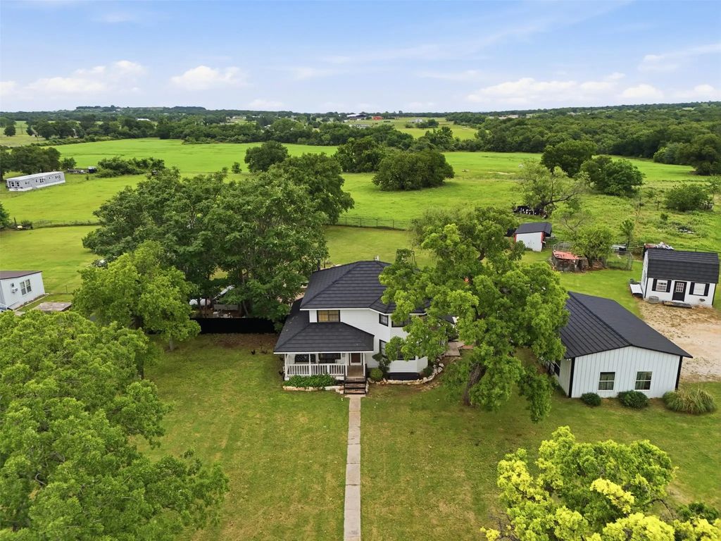 2182 Sunflower Road, Paradise
