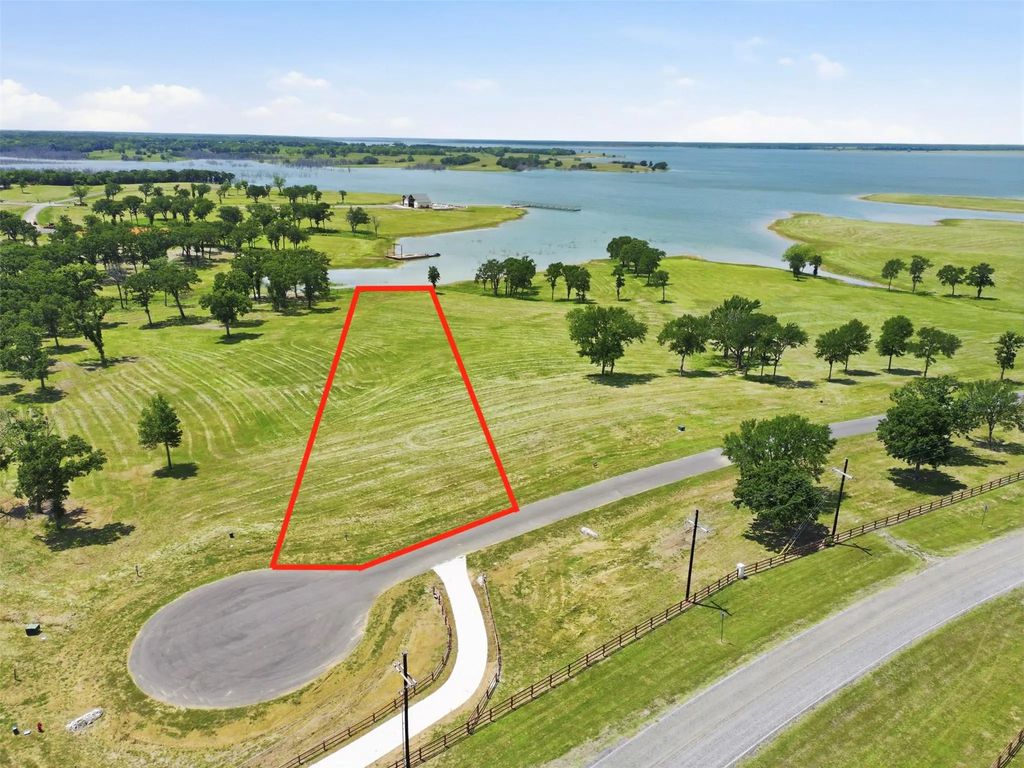 215 Lakeshore Terrace, Windom