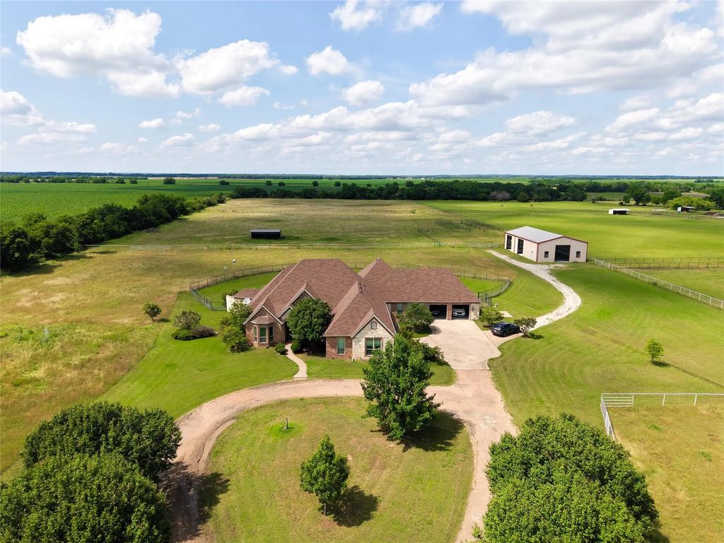 2300 Berend Road, Pilot Point