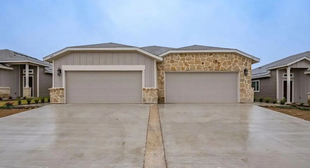 656-660 Wheatfield Drive, Venus